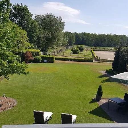 Hotel Linden Am Venekotensee 3*