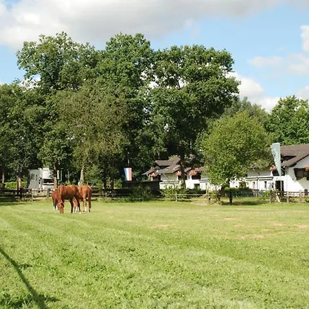 Linden Am Venekotensee 호텔